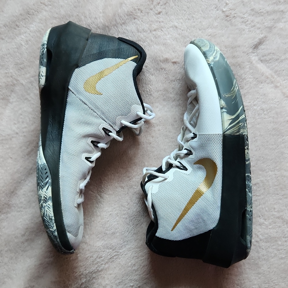 Nike Air Integrate White Gold basketball shoes USED size 10 womens